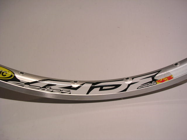m99689115.jpg